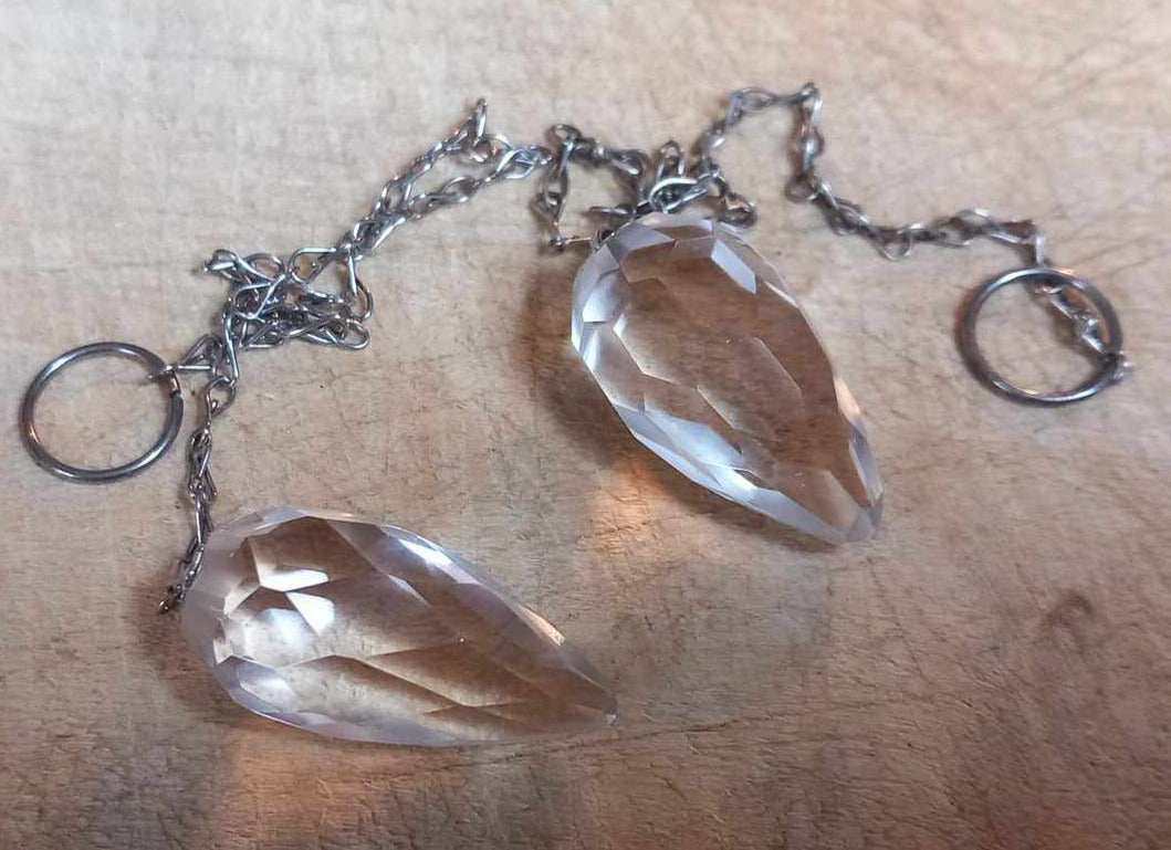 Kvarts / Rock crystal. Fasettslipt Pendulum