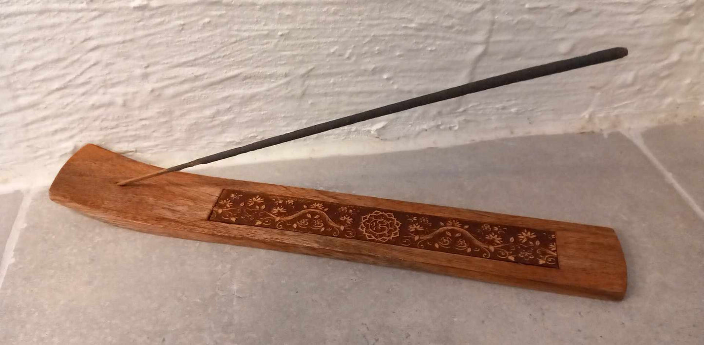 Røkelsesholder med motivet "Om"