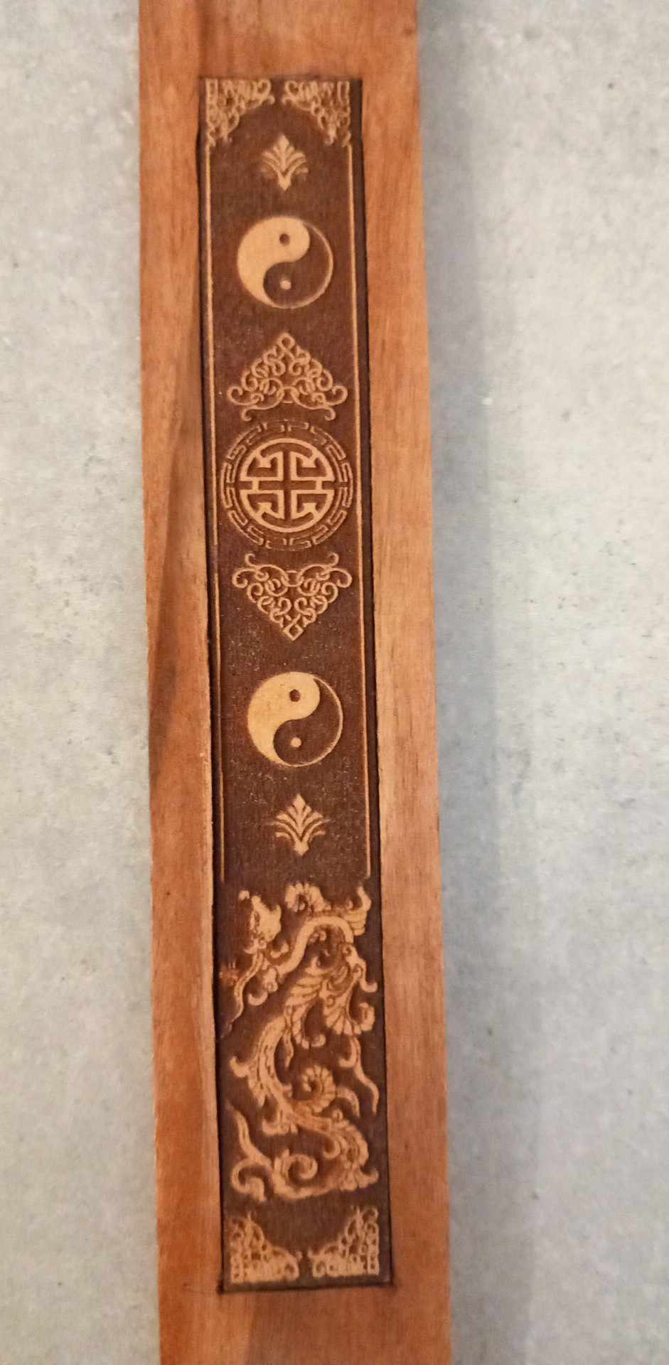 Røkelsesholder med yin/yang motiv