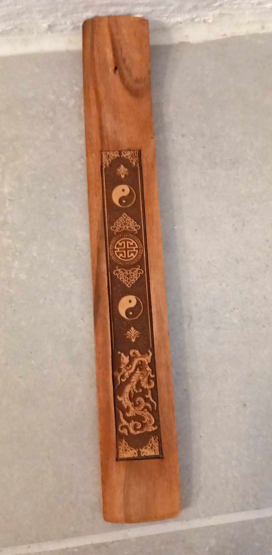 Røkelsesholder med yin/yang motiv