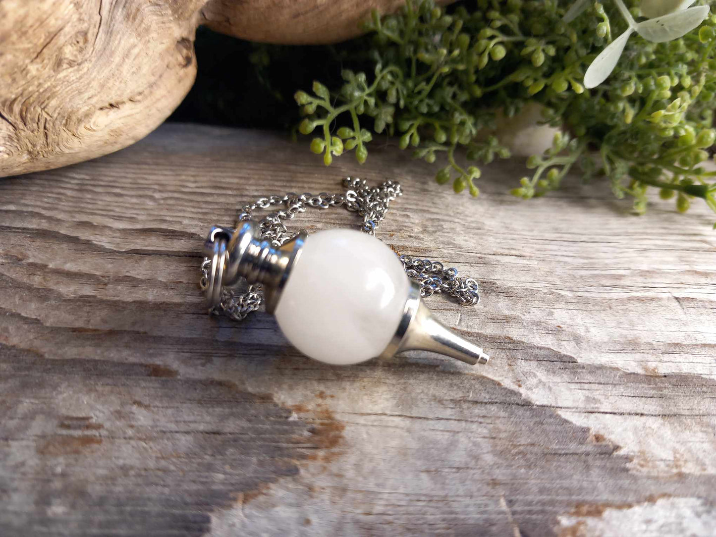 Sne Kvarts Pendulum / Snow quartz pendulum