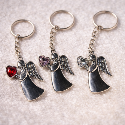 Beskyttelsesengel i metall.