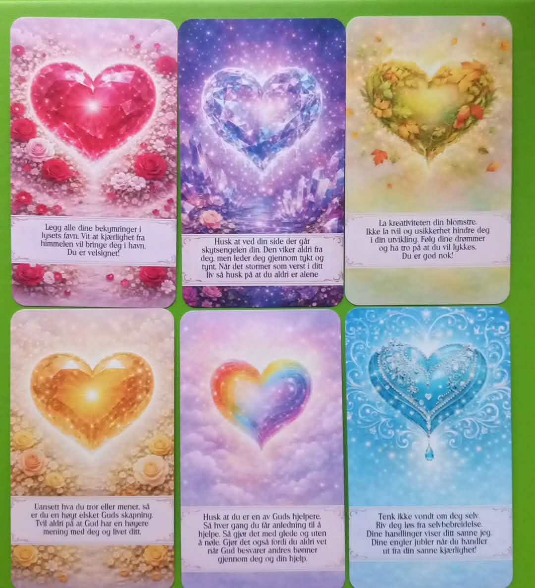 Englehjerter. Norske orakelkort med englebudskap.