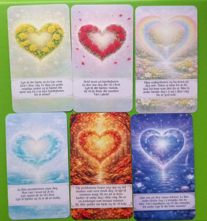 Englehjerter. Norske orakelkort med englebudskap.